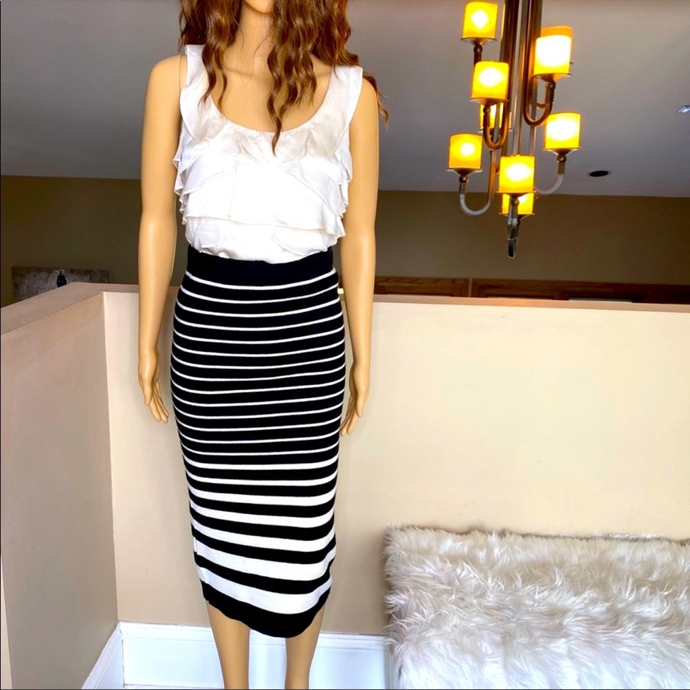 NWT Ann Taylor black and white pencil skirt